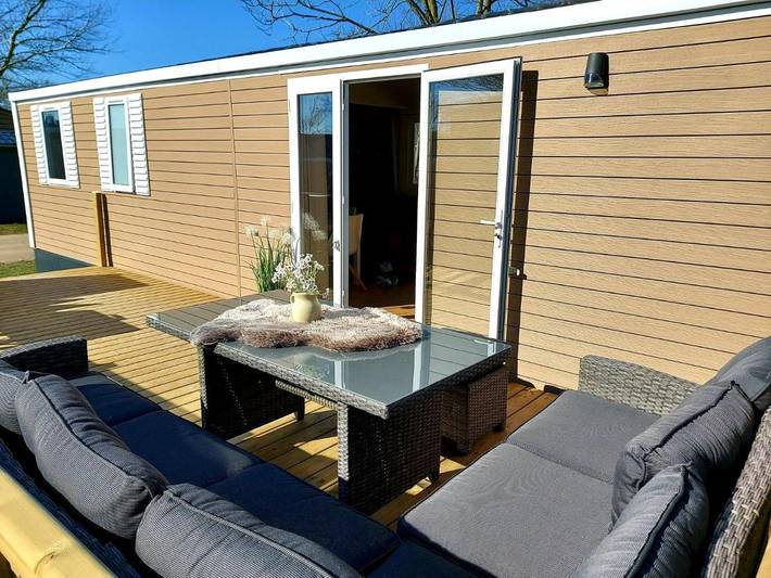 Chalet voor 6 personen, with Terras and Tuin as well as Uitzicht in Lauwersoog