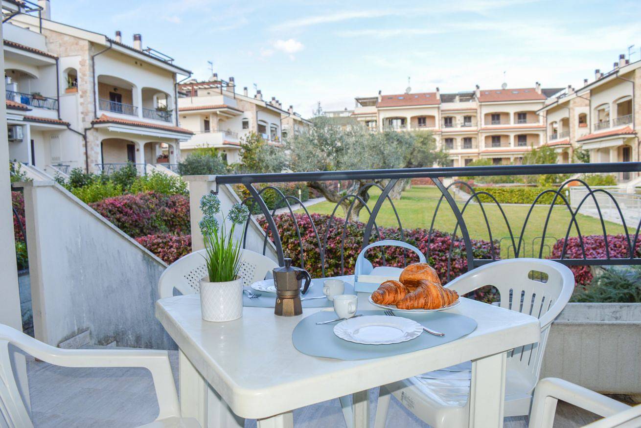 Apartamento entero, Residencia Micaene - Apartamento de dos habitaciones D5 Perseo in Pineto, Costa Adriatica Abruzzo