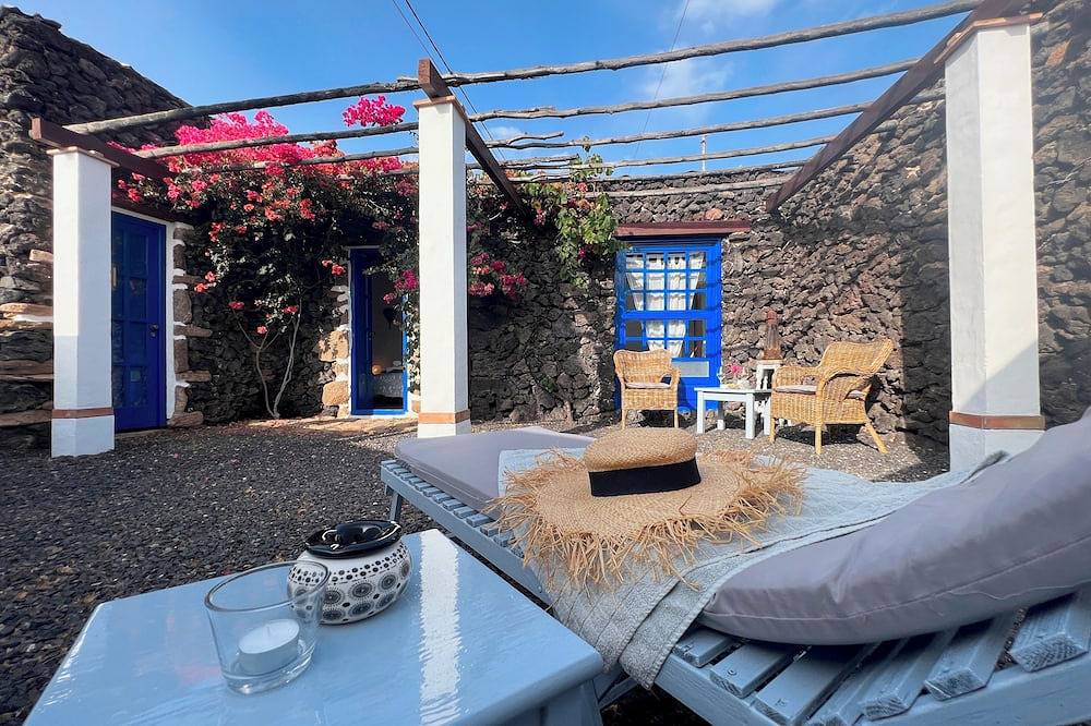 Finca/Privategardens/Doublebed/Freep/Tv/Wifi in Uga, Yaiza