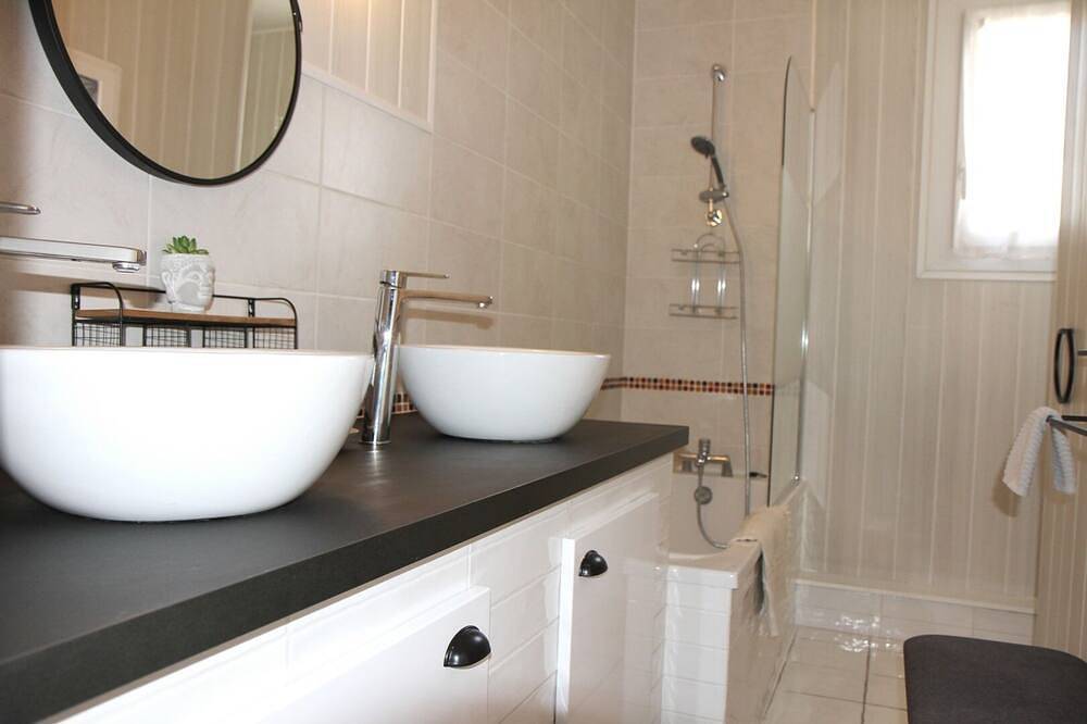 Casa Felice: Spa, pretty garden and house in the South of France in Thuir, Region de Perpignan
