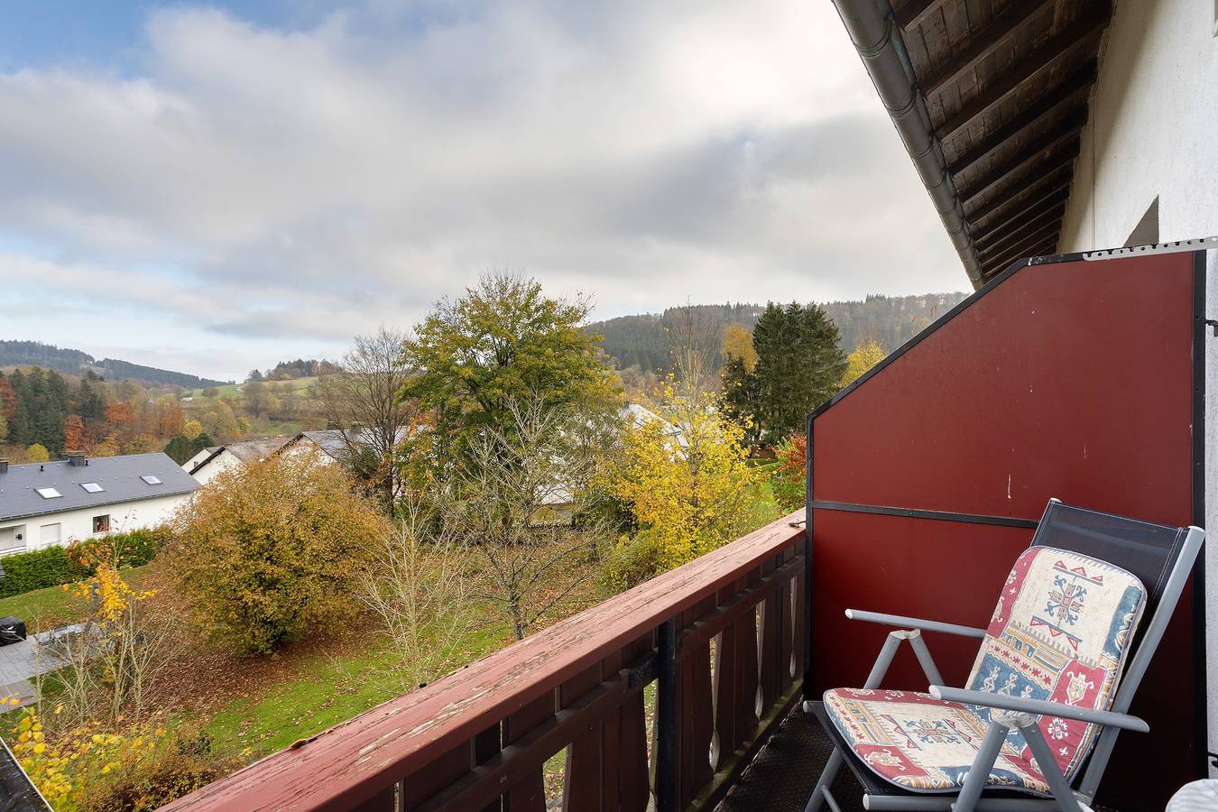 Ganze Wohnung, Haus Erika - Ferienwohnung 1 mit Wlan, Balkon und Gemeinschaftsgarten nahe Skywalk in Stryck, Willingen