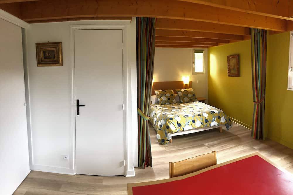 Cottage at the foot of Lac au Duc and its golf course in Ploërmel, Región de Vannes