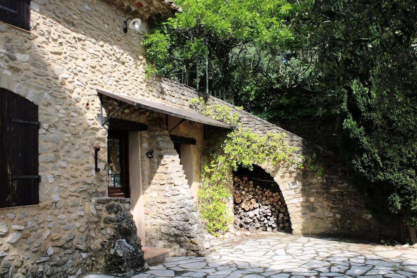 Traditionelle provenzalische Mas in Séguret, Vaucluse