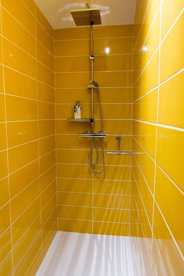 Family Room with Private Bathroom in Clisson, Région de Nantes