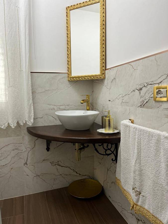 Queen Room with Spa Bath in Riposto, Catania e dintorni