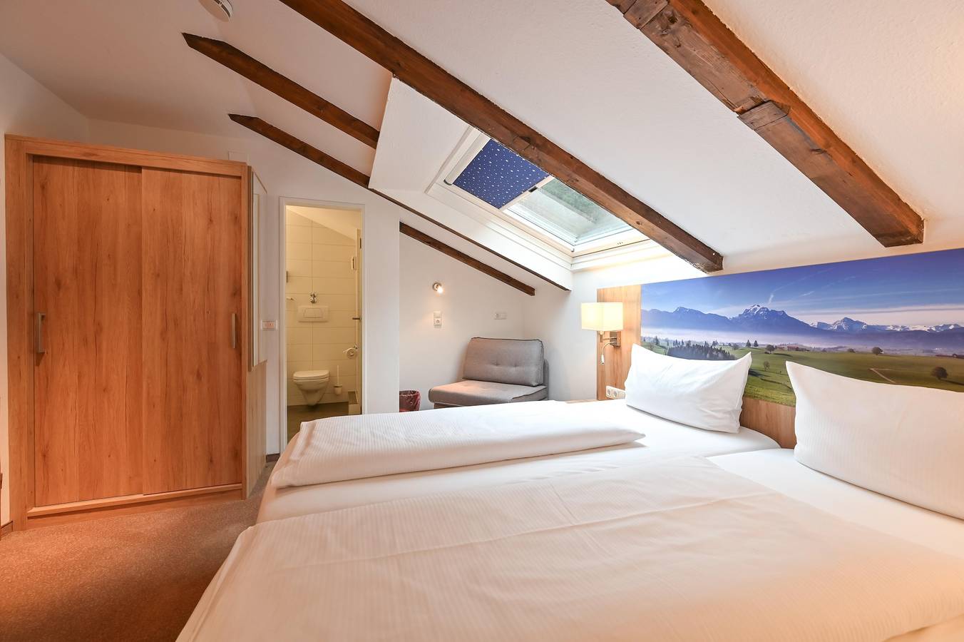 Geheel vakantieappartement, Tweepersoonskamer, douche, Wc, niet-roker in Füssen, Zwaben (Bayern)