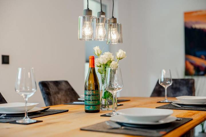 Ferienwohnung für 6 Personen, mit Balkon und Terrasse sowie Garten und Ausblick in Horb am Neckar