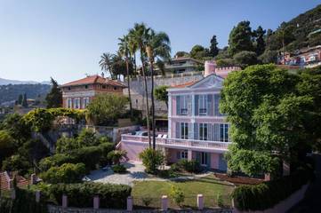 Villa pour 12 personnes, avec sauna et jardin ainsi que piscine et vue, animaux acceptés à Menton