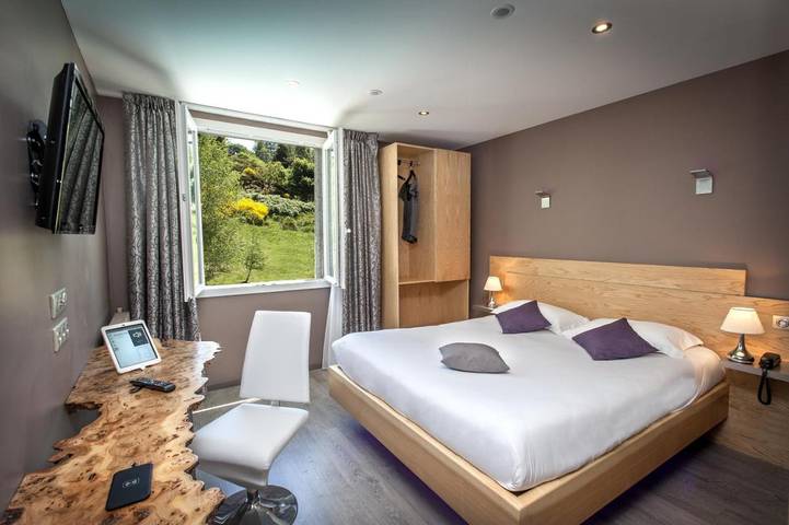 Hôtel pour 2 personnes, avec jardin et sauna ainsi que piscine et jacuzzi, animaux acceptés à Aumont-Aubrac - 4