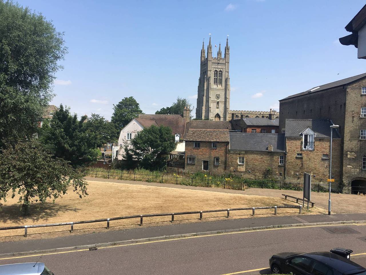 River House  2Br  1 bathroom & downstairs toilet  Parking  St Neots Town Centre in St Neots, Cambridgeshire