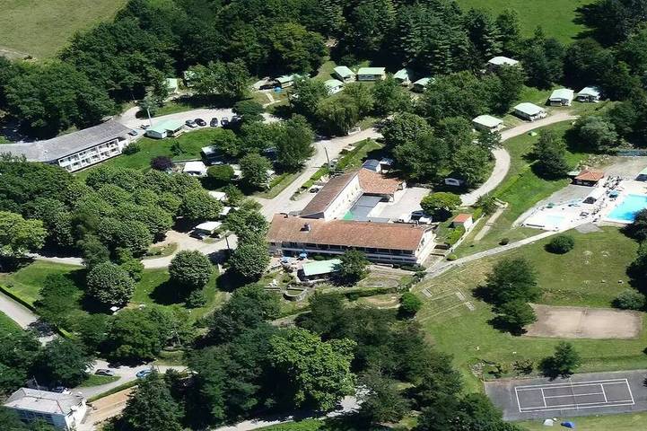 Maison pour 5 personnes, avec piscine ainsi que sauna et terrasse, animaux acceptés à Saint-Girons (Ariège)