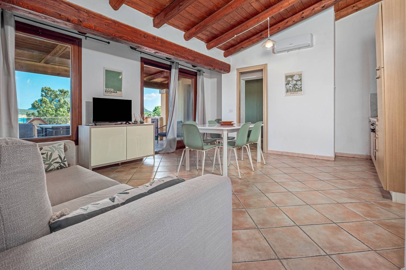 Ferienhaus 'Orizzonti 33' mit Meerblick, privater Terrasse und Klimaanlage in Baia Caddinas, Golfo Aranci