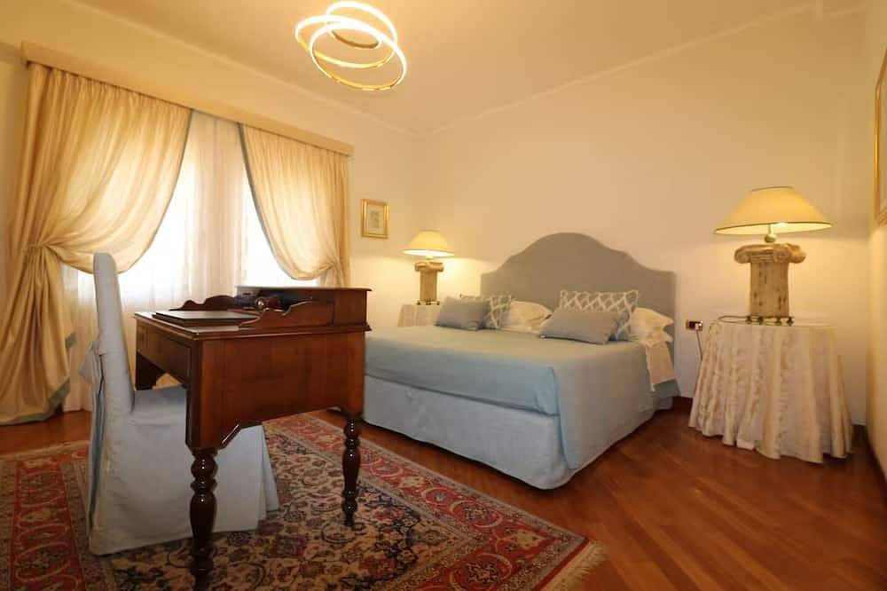 Entire apartment, Casa Del Gelsomino 1 - Double Room with Private Bathroom in Olbia, Costa Smeralda