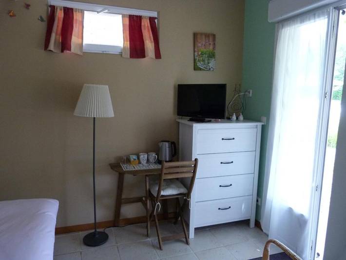 Location de vacances pour 2 personnes, avec jardin ainsi que terrasse et piscine à Sainte-Terre - 3