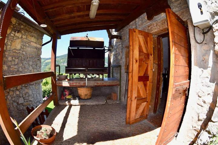 Appartamento per 5 persone, con Terrazza e Giardino nonché Panorama a Bosco Chiesanuova