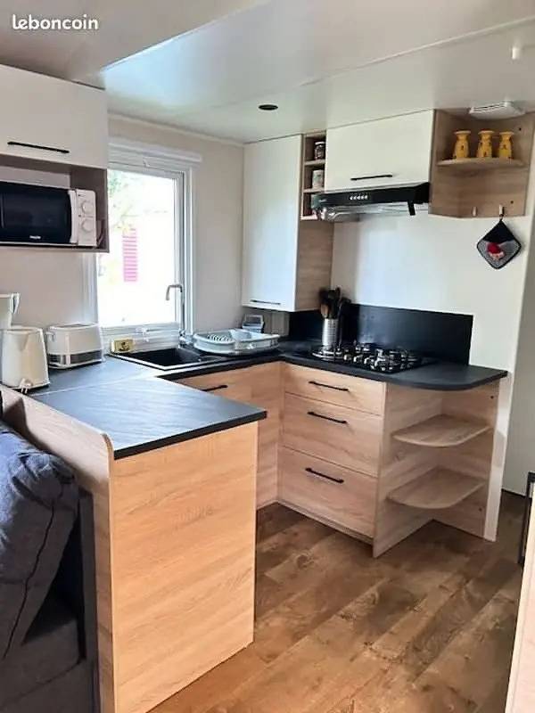 Camping Les Rives de Condrieu - Mobil-home 3 chambres 8 personnes in Condrieu, Lyon region
