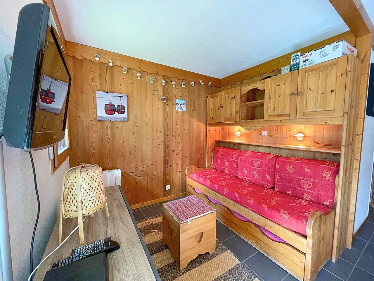 Studio entier, Studio rénové style montagne pour 4 pers aux Menuires, balcon est, accès direct pistes in Les Menuires, Saint-Martin-de-Belleville