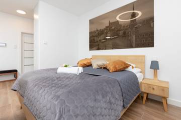 Apartment for 4 People in Warsaw Śródmieście, Warsaw, Photo 1