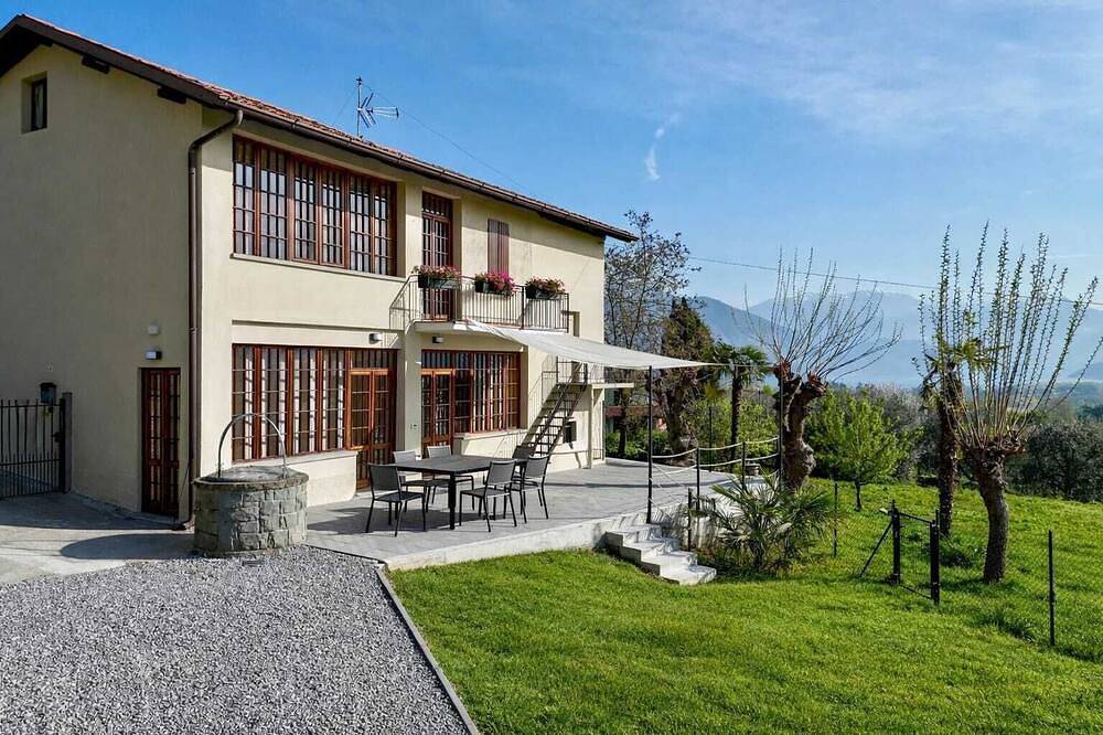 Casa TreZeroTre • con Giardino Privato in Colombaro (Corte Franca), Corte Franca