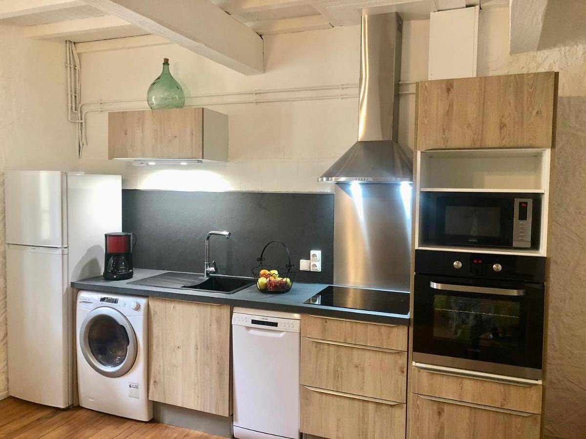 Appartement entier, Two-Bedroom Apartment in Céret, Côte méditerranéenne (France)