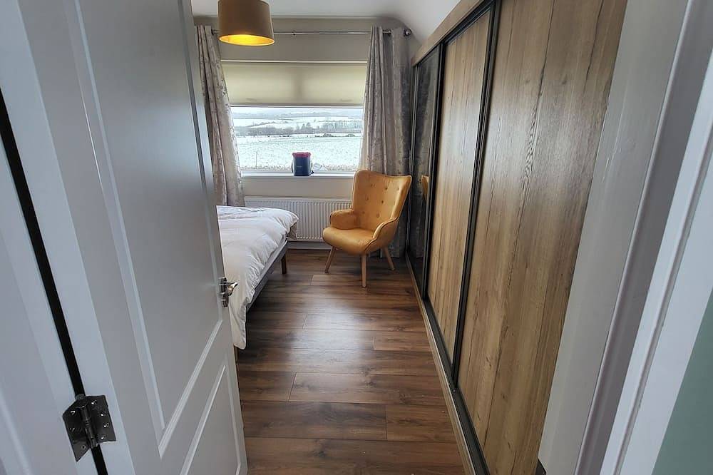 Four bedroom country cottage with scenic views in County Cork