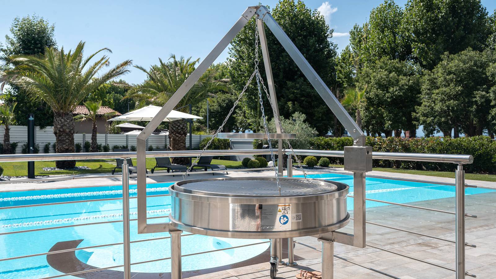 Villa "Sirmione fronte lago" con vista lago, piscina privata riscaldata e Wi-Fi in Sirmione, Prealpi Gardesane