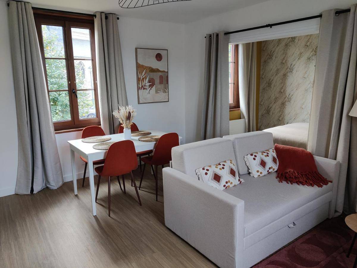 Appartement entier, One-Bedroom Apartment in Feuquières, Oise