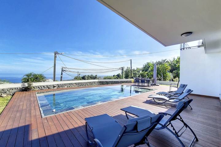 La Villa One - Piscine et vue mer - Clim in Saint-Paul, La Réunion