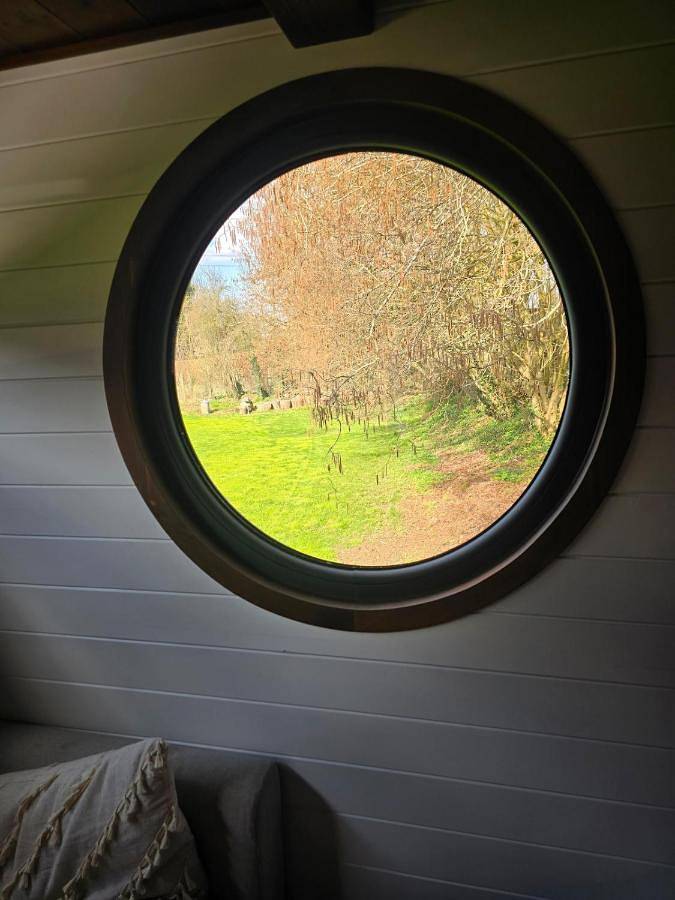 Gîte pour 3 personnes, avec Jacuzzi et Terrasse ainsi que Jardin et Sauna à La Bruyère - 2