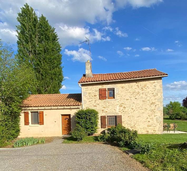 Location de vacances pour 6 personnes, avec jardin à Secondigny - 2