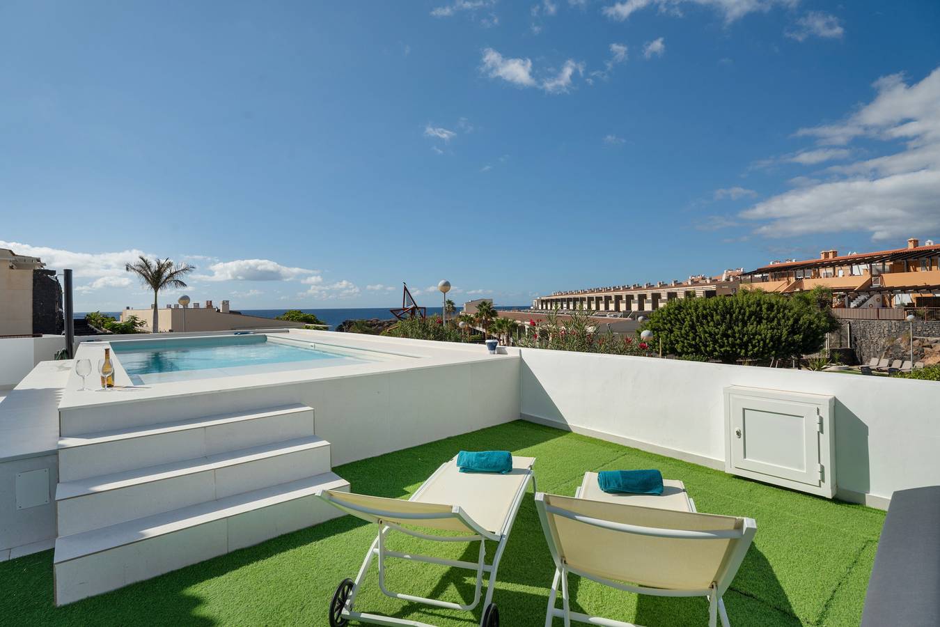 Holiday Villa 'Vistas al Mar' with Sea View, Wi-Fi and Air Conditioning in Las Adelfas, San Miguel de Abona