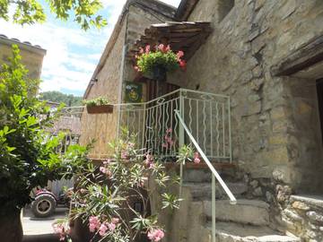 Gîte pour 2 personnes, avec terrasse, animaux acceptés dans la Drôme