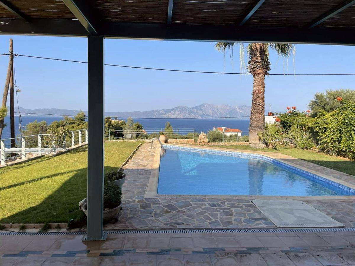 Spacious, Shiny, Seaview Villa, in Theologos in Theologos, Fthiotida