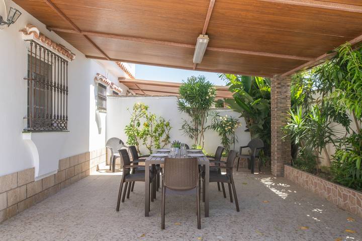 Holiday Home 'Casa Miguel Angel' with Private Garden and Wi-Fi in Playa El Palmar, Vejer de la Frontera