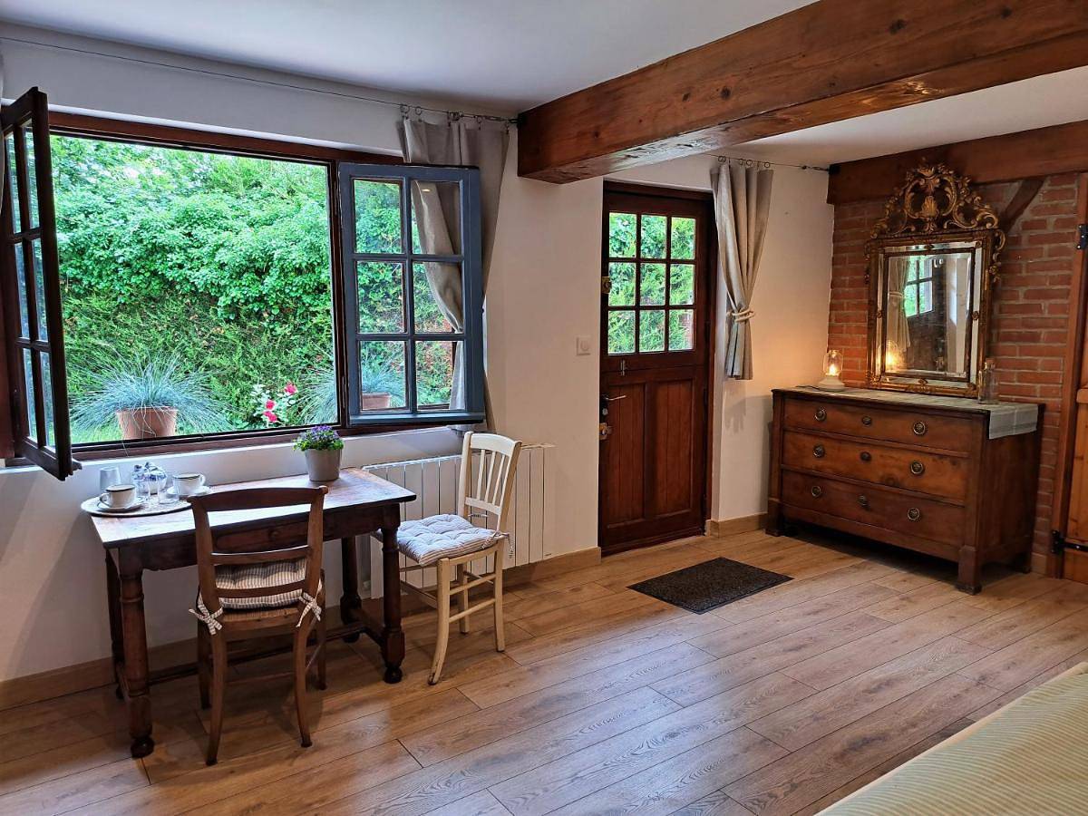 Double Room in La Calotterie, Région de Montreuil