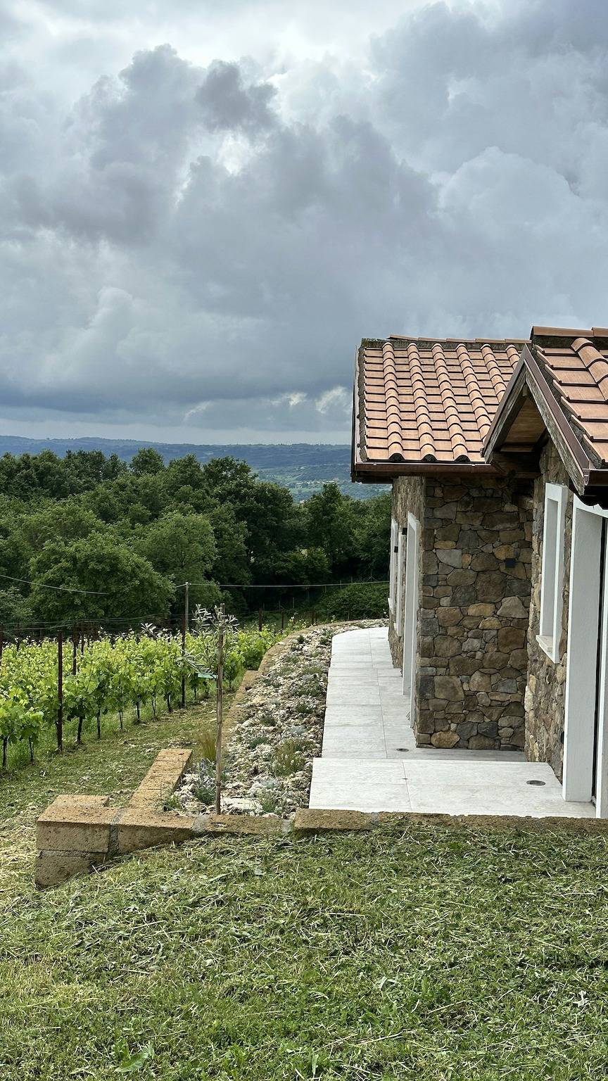 Haus inmitten der regenerativen Weinberge von Bolsena in Latera, Viterbo Provinz