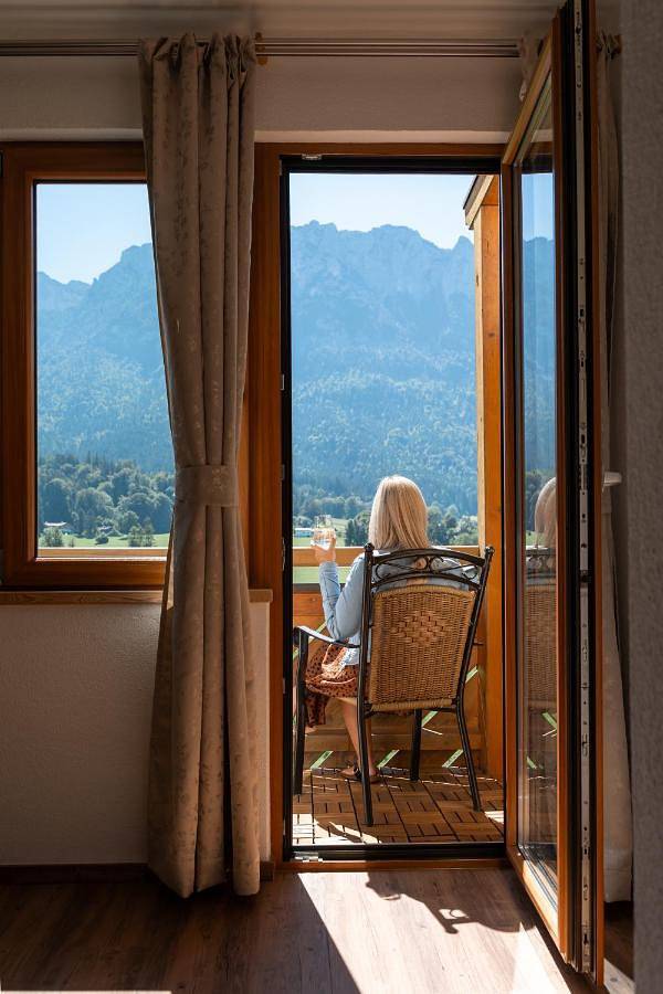Hotel für 3 Personen, mit Balkon und Terrasse sowie Whirlpool und Garten in Ebbs - 2