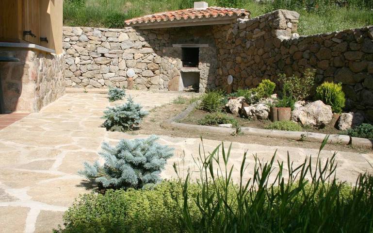 Casa rural para 6 personas, con Balcón y Terraza además de Jardín y Vistas en Hoyos del Espino - 2