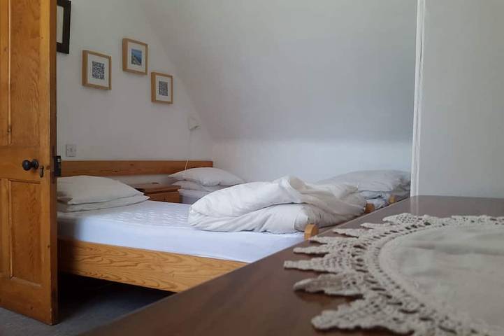 Wonderful spacious house and sun-porch in large garden facing south. in Braemar, Cairngorms National Park