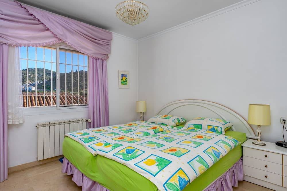 Schönes alleinstehendes Ferienhaus für 4 Leute mit  W-Lan, privatem Pool, Terrasse und Parkplatz in Monda, Sierra de las Nieves