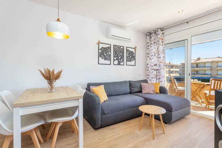 Apartamento entero, Apartamento 'Apartamento Tamarindos 500' situado a 200 m de la playa in Els Griells, Costa Brava