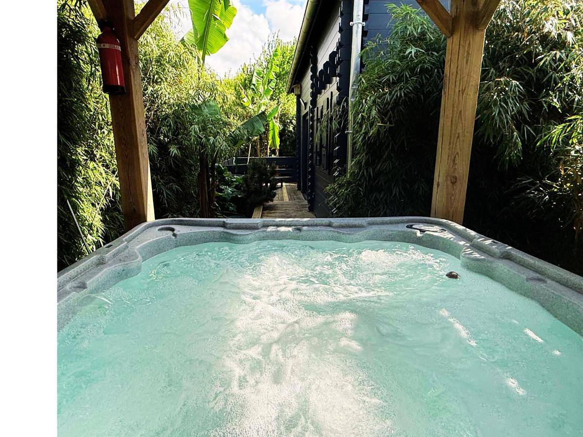 Suite with Hot Tub in Tréguidel, Côte de Goëlo