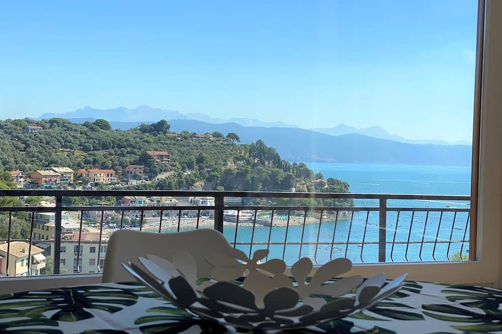 Casemaggi Sea View Terrace with endless views of Portoveneve and Gulf of Poets in Comune di Porto Venere, Riviera di Levante