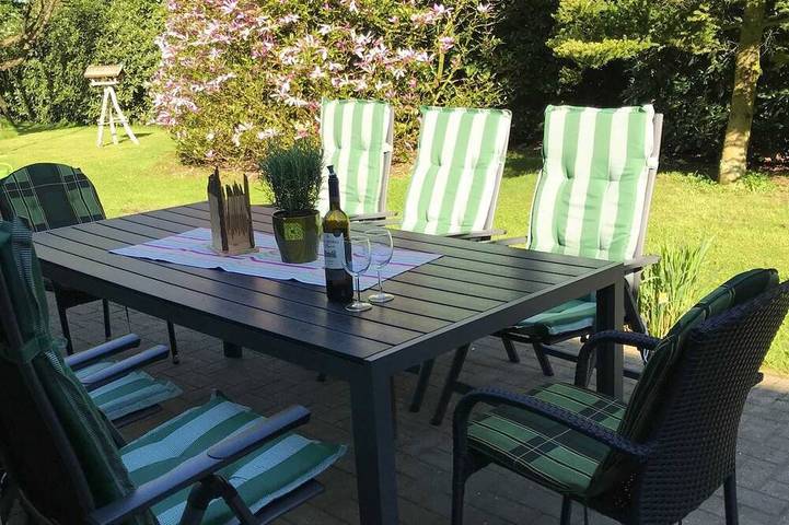 Ferienhaus für 8 Personen, mit Terrasse und Garten in Wiefelstede - 2