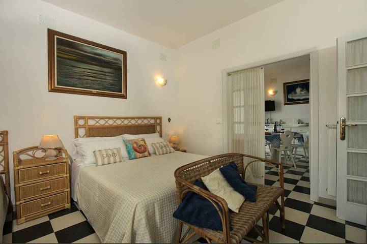 Ferienhaus für 4 Personen, mit Balkon und Pool