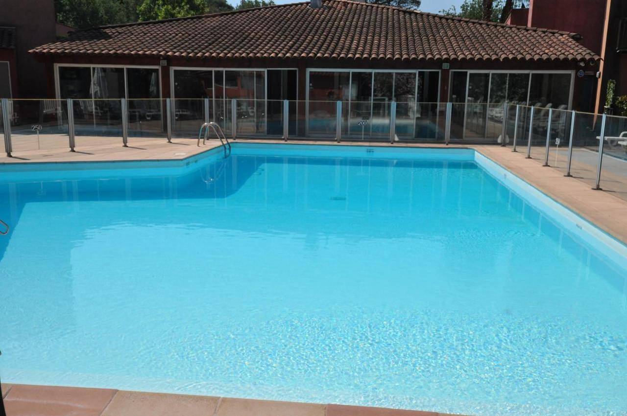 Appartement entier, Appt Studio avec Balcon Parking privé, Piscine, proche Golf St Donat in Mouans-Sartoux, Côte méditerranéenne (France)
