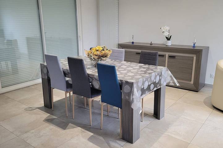 Location de vacances pour 6 personnes, avec jardin à Saint-Étienne-en-Coglès