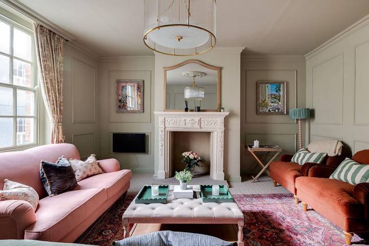 Holiday rental for 10 people, with garden and terrace, child-friendly in Chester
