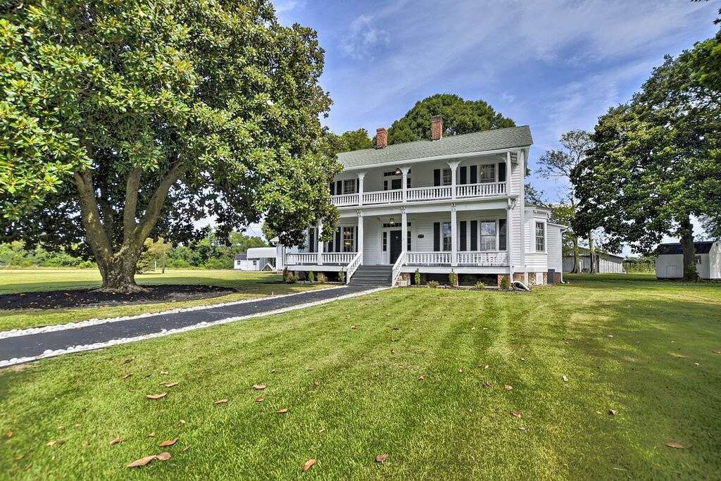 Stunning historic home w/ large rooms. Close to attractions. Kid & pet friendly! in Sellers, Florence - Conway und Umgebung