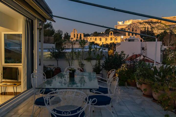 Ferienwohnung für 9 Personen, mit Ausblick und Balkon in Athen